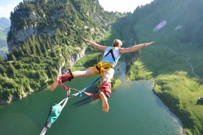 KAIYUNAPP-“世界顶级选手齐聚武汉，马拉松赛场激烈开跑”